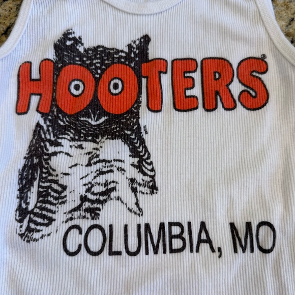 HOOTERS Columbia MO Missouri tank Size Large - Picture 4 of 7